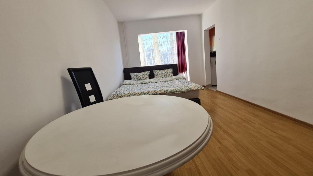 Studio Chic Symphony Parcare Privata Arad Exteriör bild